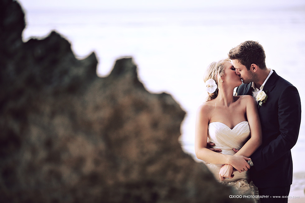 Axioo: Layers of Intricate Intimacies